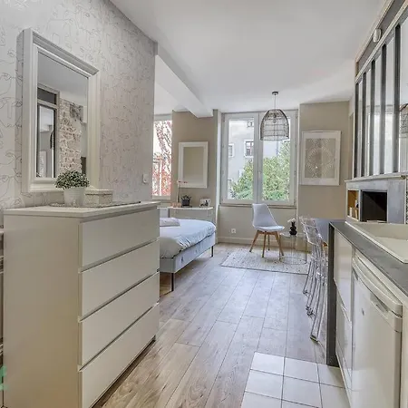 Comfortable Fully Equipped - Center Apartment *